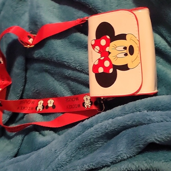 Minnie Mouse DIisney Mini Purse New in Package Little Girls or Disney Lovers - Picture 8 of 9